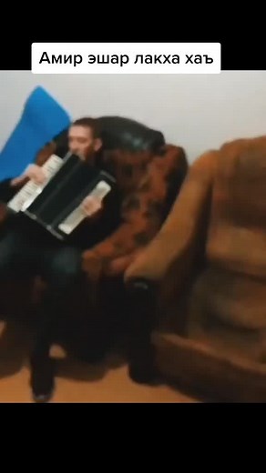 Mastering the Accordion: Traditional Play Techniques