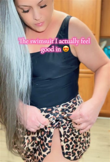 Finding a swimsuit that feels comfortable and flattering at the same time is rare and this swimdress checked those boxes for me. @EOMENIE #plussizefashion #plussizeswimsuit #plussizeedition #curvytiktok #swimsuit