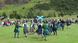 Scottish folk dance: Schiehallion [video Folk Dances Around the World - youtube] Video originale: https://www.youtube.com/watch?v=JgXgEtT8VLY | Musica Popolare Tradizionale
