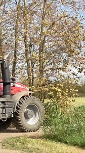 6.4K views · 90 reactions | Great forage harvester with another great trailer working reels video #SilageSeason2025 #hayes #machinery #CornSilage | Big Machines | Facebook