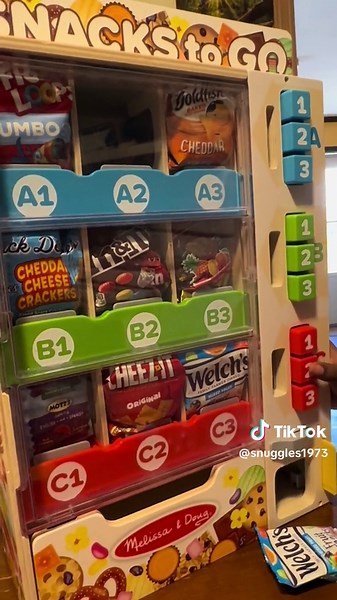 Italian Personal Vending Machine Snack Surprise