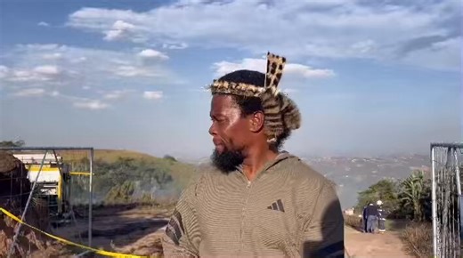 Breaking News ‼️‼️unknown criminals have burnt down the Home of Ngizwe Mchunu.This follows the Recent Marches against Illegal Foreigners 🇿🇦🇿🇦😭😭they have touched a Wrong Person!! This is a declaration of …. Burning down the homes of our Leaders.