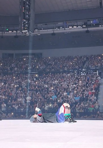 Billie performing “when the party’s over” in Melbourne, Australia #whenweallfallasleepwheredowego