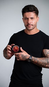 48K views · 589 reactions | ELAS VOLTARAM!  Fixação poderosa para um penteado impecável o dia todo! As pomadas modeladoras Studio Hair da Muriel estão de volta para dar mais controle e estilo aos seus fios. Com textura leve, fixação duradoura e zero resíduos, elas modelam sem pesar e garantem o acabamento perfeito. ✨ Garanta já a sua e arrase no styling!   #StudioHair #Muriel #FixaçãoPerfeita | Nova Muriel | Facebook