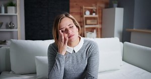 clip-1097725243-eye-pain-inflammation-woman-retina-fatigue-spasm