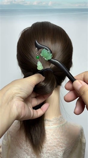 Elegant Casual Updo: Perfect for Everyday Elegance