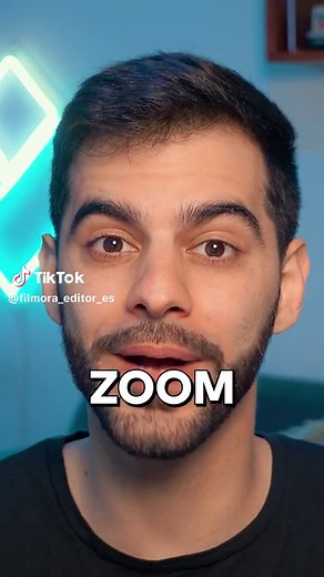 Cómo hacer ZOOM HACIA AFUERA en un video🤔 #zoom #comoeditarvideos #filmoragovideoeditor El efecto de Zoom Hacia Afuera para videos es un recurso muy usando por los tiktokers famosos para destacar una reacción a algo que están mirando. Este Zoom para video le dá mucho más dinamismo a tu proyecto y te ayuda a contar la historia mejor.