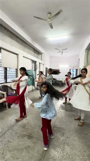 #dance #kathak #classicaldance #youtubeshorts #explorepage #fypシ゚viral #featured #explore #viral