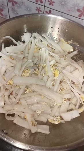 how to cook simpe rice noddle #food #cooking #foodforfoodies #recipe #foodnerd #short#shortvideo