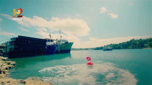 Barry Clifford está investigando o navio naufragado que ele acredita ter pertencido ao abominável pirata Capitão Kidd. No navio Adventure Galley, o famoso pirata patrulhava o oceano Índico, saqueando navios mercantes carregados de ouro, especiarias e joias. #TesouroPerdidoDosTemplários #H2 | HISTORY