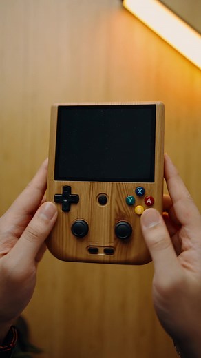 Unboxing the Anbernic RG405V: A Powerful Handheld for Retro Gaming
