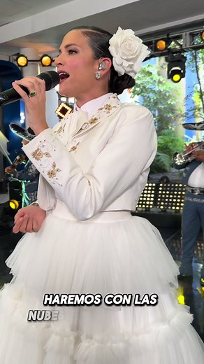 Listo para Cantarla conmigo en la Gira La Jiménez?