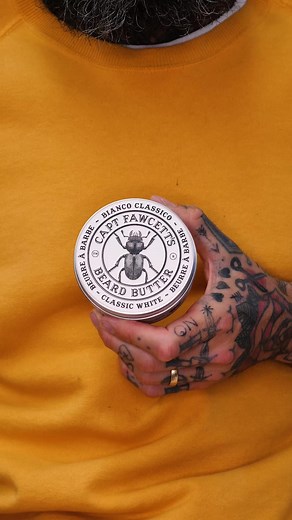 How to Apply Beard Butter with Ricki Hall 👇 Ricki Hall, the gentleman about town guides 𝒚𝒐𝒖, my chortling chums on how he applies Captain Fawcett's conditioning Bianco Classico Beard Butter to his very own facial foliage in 𝟰 𝗲𝗮𝘀𝘆 𝘀𝘁𝗲𝗽𝘀... (Apply to a clean, dry Beard. If desired, you can first wash your Beard with a mild Beard Shampoo and pat it dry with a towel.) 𝟏. Using the back of your thumbnail, extract a small scoop of Butter 𝟐. Warm in the palms of your hands 𝟑. Smooth g