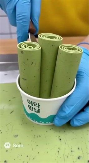 Korean Street Food Matcha Almond Rolled Ice Cream 🍵🍨 #foodie #koreanfood