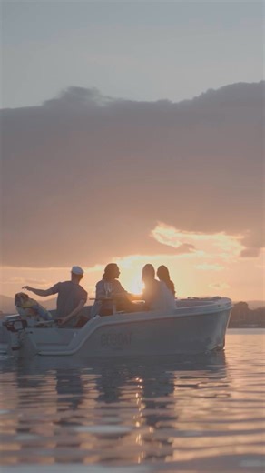 One ticket, two vacations. Enjoy a tropical stopover in Fiji then ease your way into nature in Australia’s capital, Canberra. Fiji Airways flies nonstop from Vancouver to Fiji then onto Canberra, a different kind of capital. Book now at www.fijiairways.com | Fiji Airways | Facebook