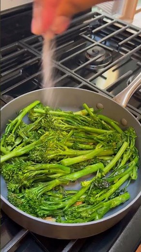 Easy Sautéed Broccolini w/ Lemon & Garlic #easyrecipe #cookingchannel #foodcreator #recipe #food