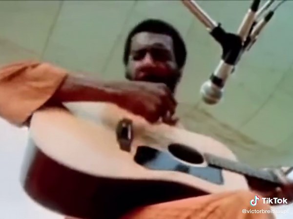 Richie Havens - Freedom at Woodstock 1969 #richiehavens #woodstock #rock #freedom #acoustic