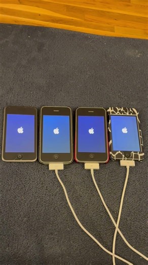 iPhone 3G on iOS 2 vs iPod touch 4 on iOS 6 vs iPhone 3GS on iOS 6 vs iPod touch 1 on iOS 2