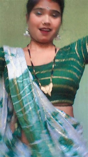 Anshika Bind on Instagram: "Laila Laila Raja Ji Kora mein ❣️❣️❣️"