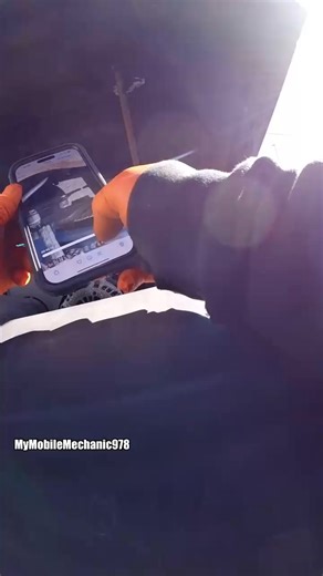 7.3K views · 34 reactions | Showing a customer the before & after of a brake fluid job  #BrakeFluid #BeforeAndAfter #BrakeService #MechanicLife #MobileMechanic #MyMobileMechanic #AutoRepair #BrakeSafety | My Mobile Mechanic / Auto Repair & Brake Replacement. | Facebook