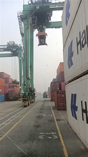 RTG machine for movement