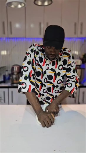 How to Achieve Perfect Fondant Edges with Sharp Edge Board