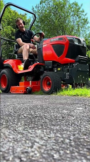 Mowing Commerically? Have you tried the G261 from@kubotauk #mowinggrass #lawncarebusiness #rideon