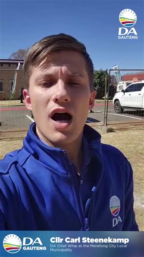 🎥 Altercations erupt in Merafong Local Municipality between residents and police officers ahead of the State of the Municipality Address. Residents are fed up with poor services, corruption, and maladministration in the municipality. The DA will continue its fight to hold the executive to account, and get the municipality working again. | DA Gauteng