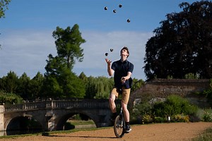 Cambridge University student becomes juggling world record holder