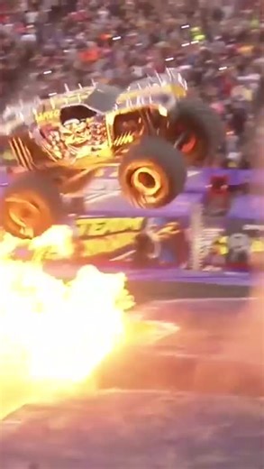 Max-D Double Backflip in Monster Jam