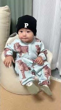 This autumn and winter, dress your baby in this soft cotton undershirt