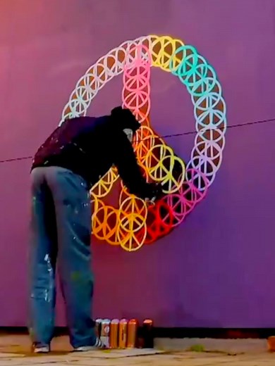 5.8M views · 41K reactions | This German urban street artist uses geometric shapes in his work. Featuring the artwork of Jonas 'Bond Truluv' Ihlenfeldt of @bondtruluv on Instagram. | Fluid Art Studios | Facebook