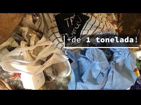 Desfile de moda apresenta 23 looks produzidos com roupas descartadas