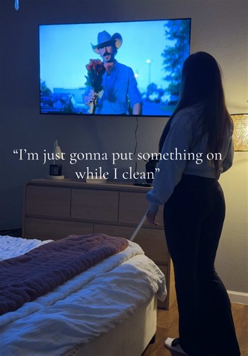 Riley Green's Catchy Tune: A Cleaning Playlist Must-Have