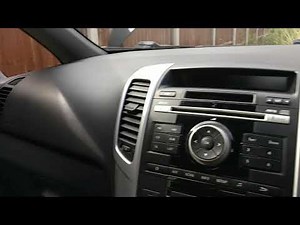 Cabin, interior and dashboard view and explanation of a Kia Venga