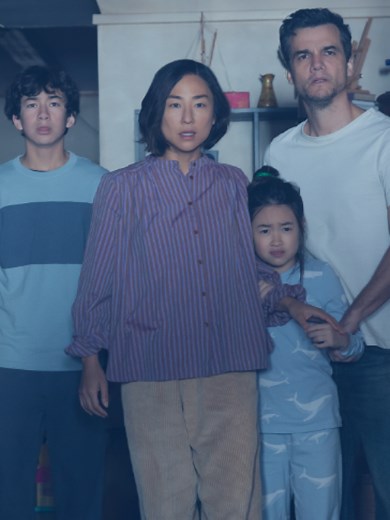 Una familia y una casa de la cual no pueden salir. La última casa, con Greta Lee y Wagner Moura, llega el 7 de agosto a Netflix. #laultimacasa #pelicula #netflix