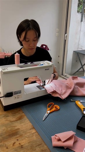 How to make a fleece sweatshirt #sewing #diy #fashion