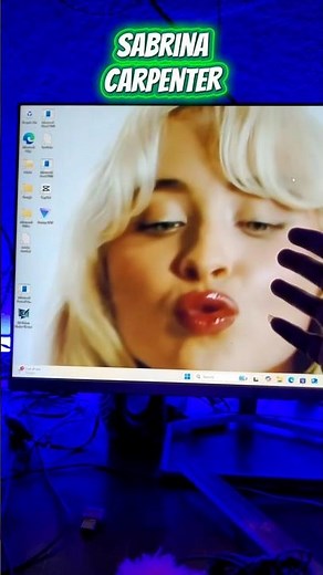 How to Set Sabrina Carpenter Live Wallpaper on Windows