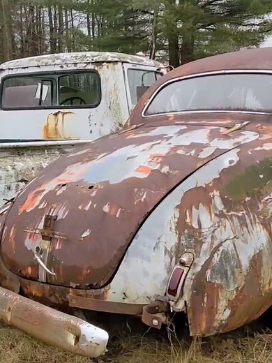 Old classics at a now closed salvage yard in upstate NY, if only these cars could talk! #junkyard