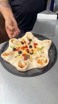 Most unique viral pizza 🍕 😱 #foodlover #food #short #pizza #viral #trending