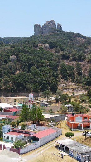 65K views · 1.2K reactions | El Arenal es un fantástico municipio lleno de grandes atractivos turísticos. En nuestro último viaje que hicimos con nuestros amigos de Aires de Hidalgo , visitamos La Iglesia de San Jerónimo, ⛪️la Presa de San Jerónimo y conocimos las extraordinarias formaciones rocosas conocidas como "Las Monjas" ⛰¡Acompáñanos a ver todas nuestras aventuras!✨ | Pata De Perro Lifestyle | Facebook