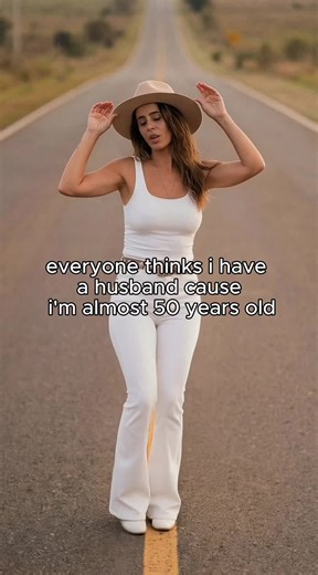 just one hi would remind me I'm not invisible ❤️