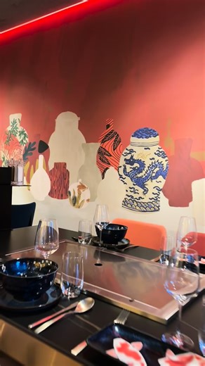 Envie d’un repas convivial en famille, entre amis ou entre collègues ? ☺️ Bouillons, grillades et ambiance chaleureuse vous attendent à La Seconde Table 🫶🏼 #LaSecondeTable #Huy #HotPot #Grillades #Bouillons #Restaurant #Food | La table de Maxou