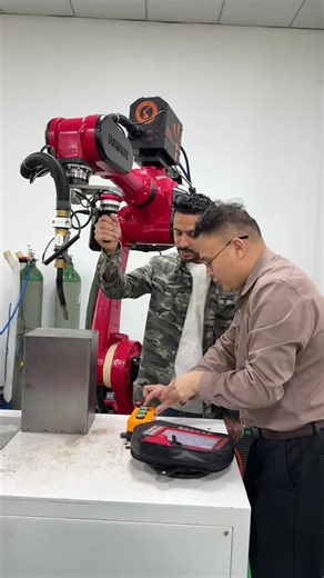 Industrial #collaborative #welding #spraying #six-axis robot#robotfactory