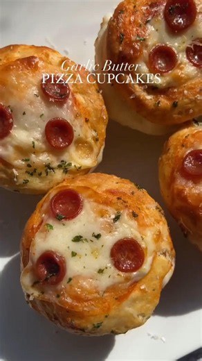 garlic butter pizza cupcake😋. #food #cooking #recipe #foodie