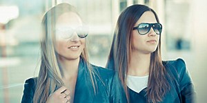 5 Complicated Non-Romantic Relationship Dynamics & How To Handle Each One