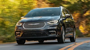 2021 Chrysler Pacifica Let's You Have Stow ‘N Go Seats And AWD, Too