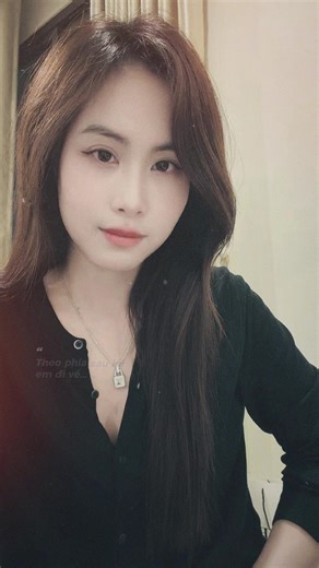 Hạnh phúc thực ra rất giản đơn💕 Có nhà để về, có người đợi, có sức khỏe để chăm lo gia đình, có đam mê để theo đuổi...! Năm tháng yên bình, kỳ thực chỉ đến với những người biết đủ ...! Đời người có quá nhiều thứ không kịp: chớp mắt là hết ngày, ngoảnh đầu là hết năm, quay lưng là hết cả một kiếp. Hạnh phúc mà ta theo đuổi không nằm ở quá khứ hay tương lai. Nó nằm ở phút giây hiện tại ! Chỉ còn vài cái tuần nữa là sang năm 2026 rồi... hi vọng bạn bè, người thân và cả những người đọc được điều nà