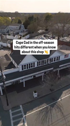 The Guidebook of Cape Cod - Travel Guide on Instagram: "If you visit the Cape in the offseason, this shop needs to be on your list ✨🛍️ From special-edition fine foods to impeccably curated décor and bespoke florals, @feteatflowers in Osterville has everything you need to host — or gift — with intention this season. This is where Thanksgiving style begins 👏 At Fête, every piece is chosen with care by owner and entertaining expert, @marcjsievers. Find elevated home goods, artisanal finds, coasta