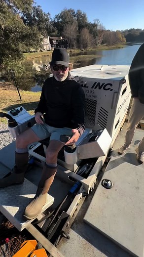 Aquagator: Effective Seaweed Removal for Lake Life